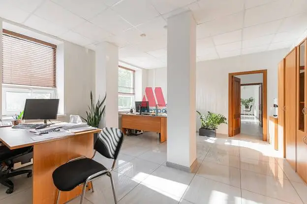 Офис, 571 м²