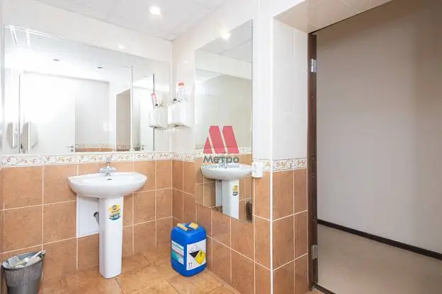 Производственное помещение, 1 400 м²