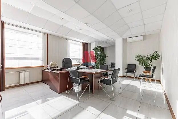 Офис, 571 м²