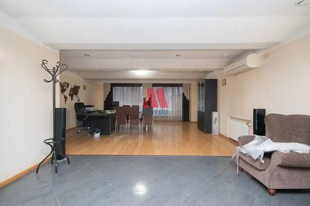 Производственное помещение, 1 400 м²