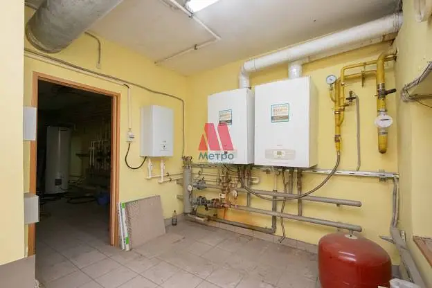 Производственное помещение, 1 400 м²