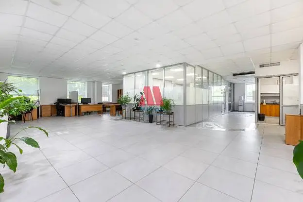 Офис, 571 м²