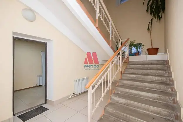 Производственное помещение, 1 400 м²