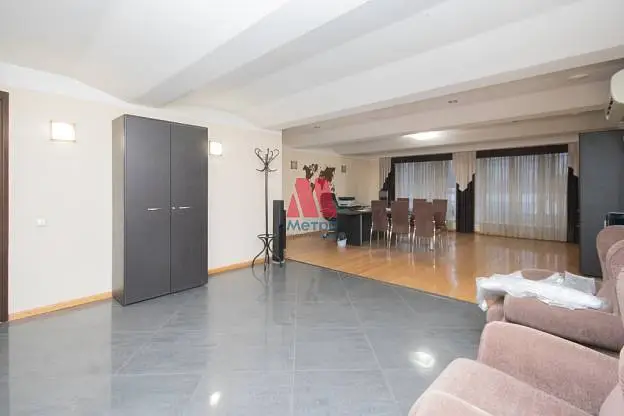 Производственное помещение, 1 400 м²